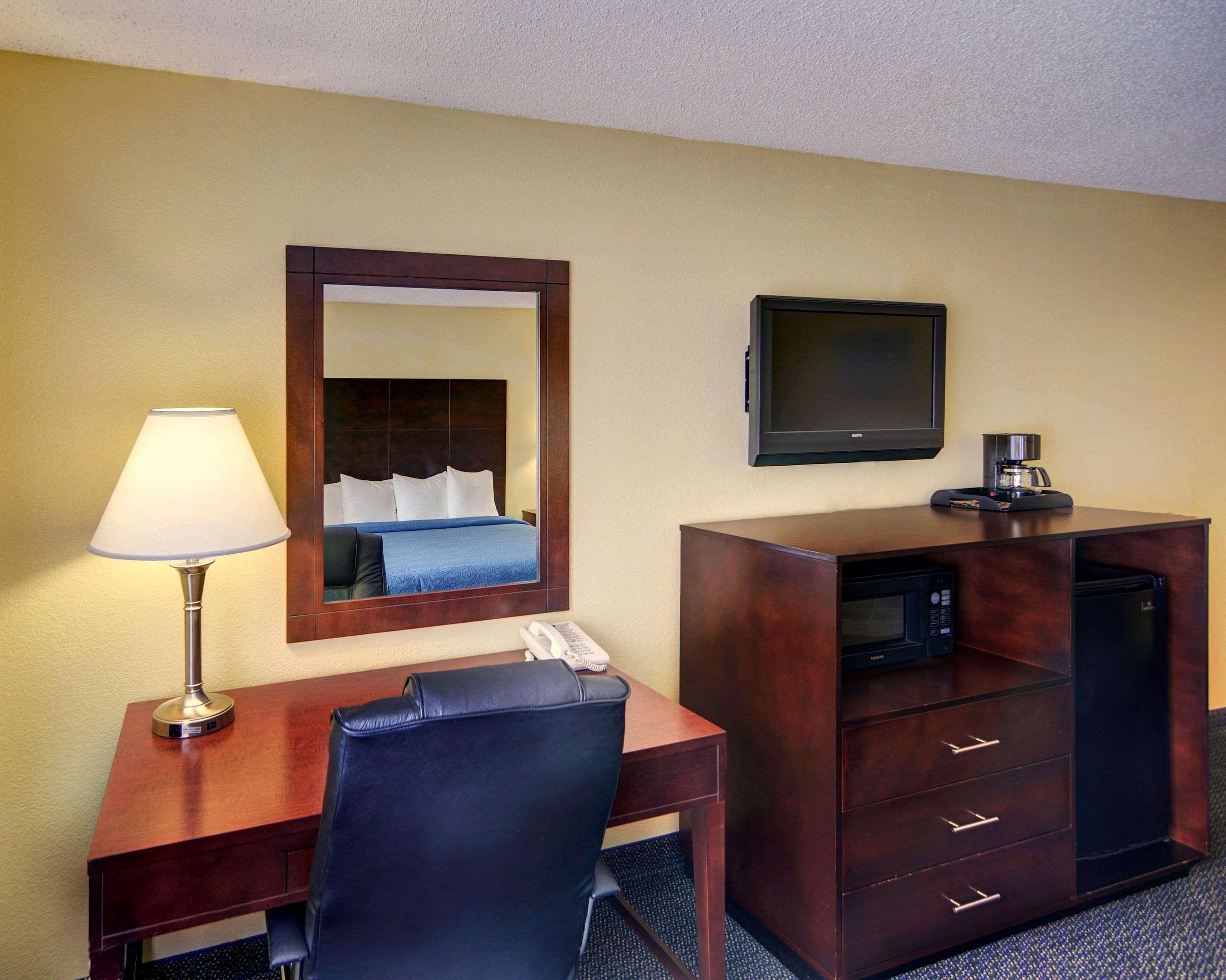 גרנד פריירי Quality Inn & Suites מראה חיצוני תמונה