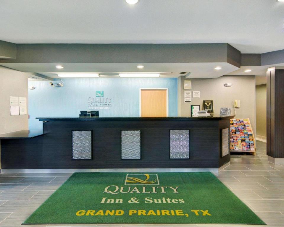 גרנד פריירי Quality Inn & Suites מראה חיצוני תמונה