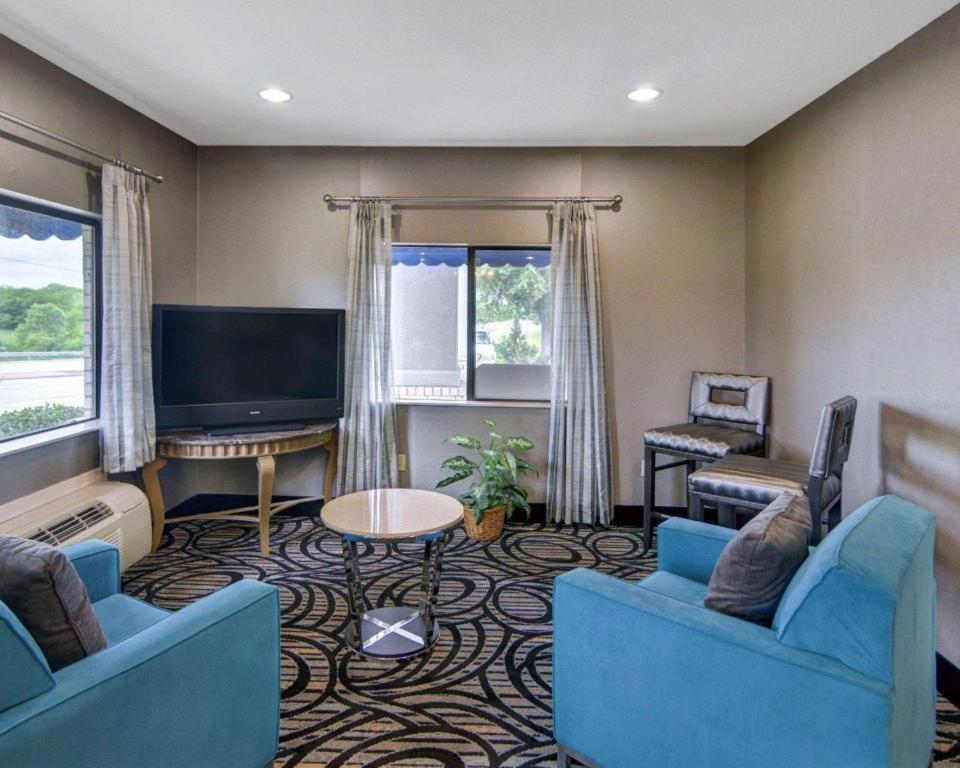 גרנד פריירי Quality Inn & Suites מראה חיצוני תמונה