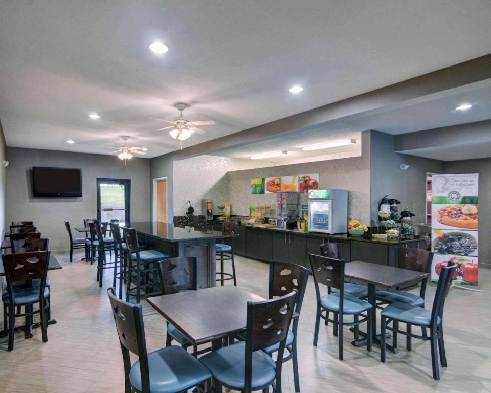 גרנד פריירי Quality Inn & Suites מראה חיצוני תמונה