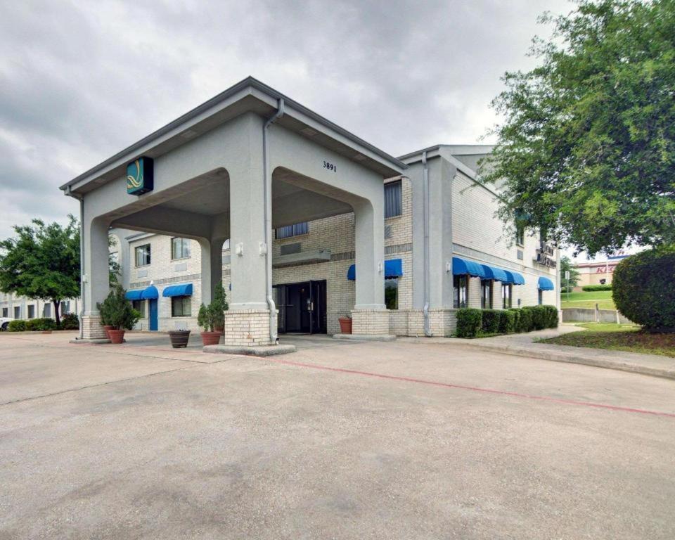 גרנד פריירי Quality Inn & Suites מראה חיצוני תמונה