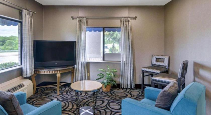 גרנד פריירי Quality Inn & Suites מראה חיצוני תמונה