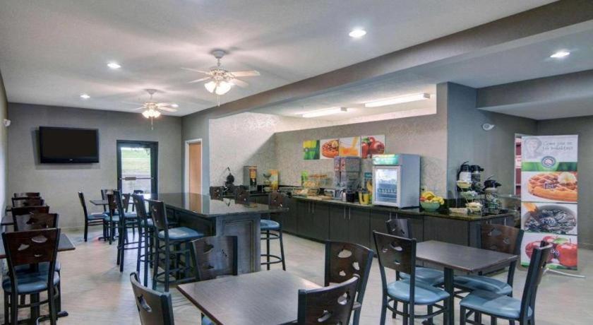 גרנד פריירי Quality Inn & Suites מראה חיצוני תמונה