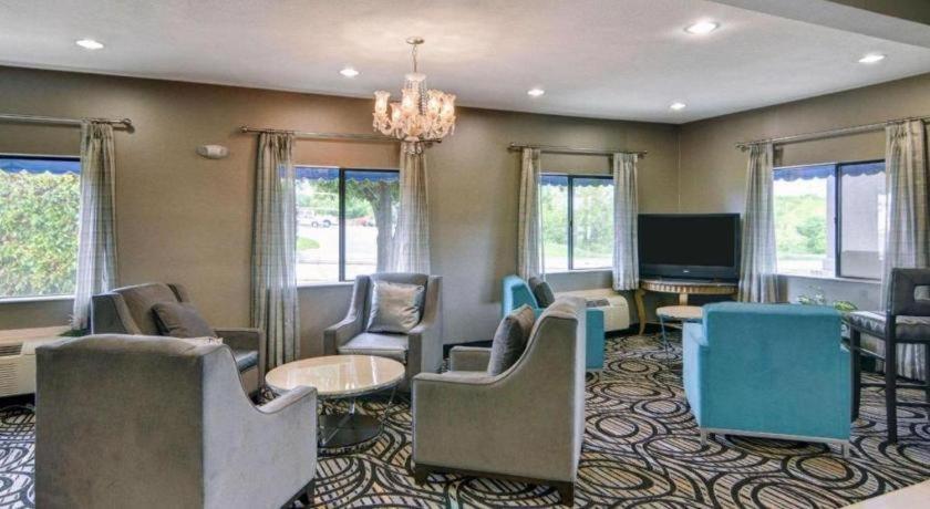 גרנד פריירי Quality Inn & Suites מראה חיצוני תמונה