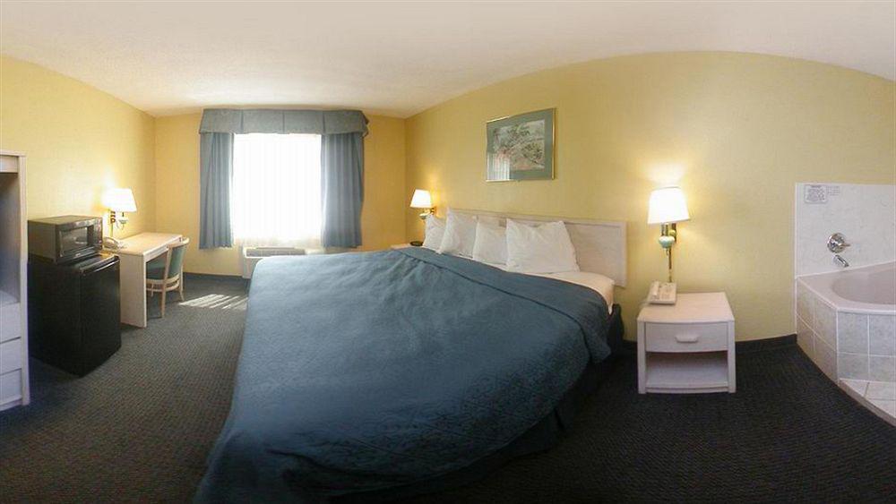 גרנד פריירי Quality Inn & Suites מראה חיצוני תמונה